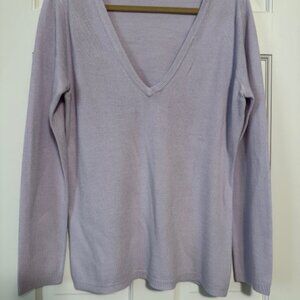 New York Co Lavendar Light Weight V Neck Sweater Size L Never Worn